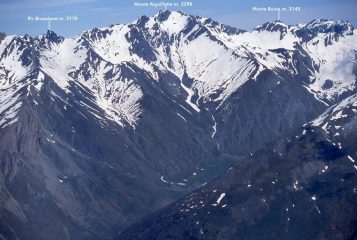 panorami osservati dalla cima...02 (30-5-2004)