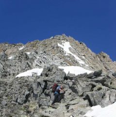 Alla base della cresta