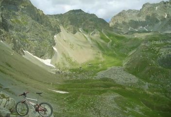 Dal Passo della Fea la salita da Grangia Pausa con Rocca Bianca e Sautron