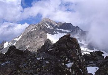 Il Corno dei Tre Signori dalla cresta della Bocchetta dei Camosci, con il versante di salita