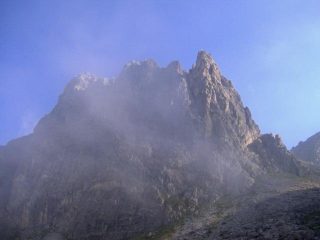 Indicazione della via molto approssimativa