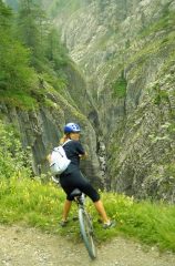 le gorge del vallone della madonna accanto allo splendido sentiero