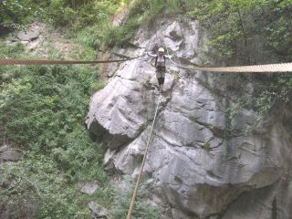 Il primo ponte tibetano