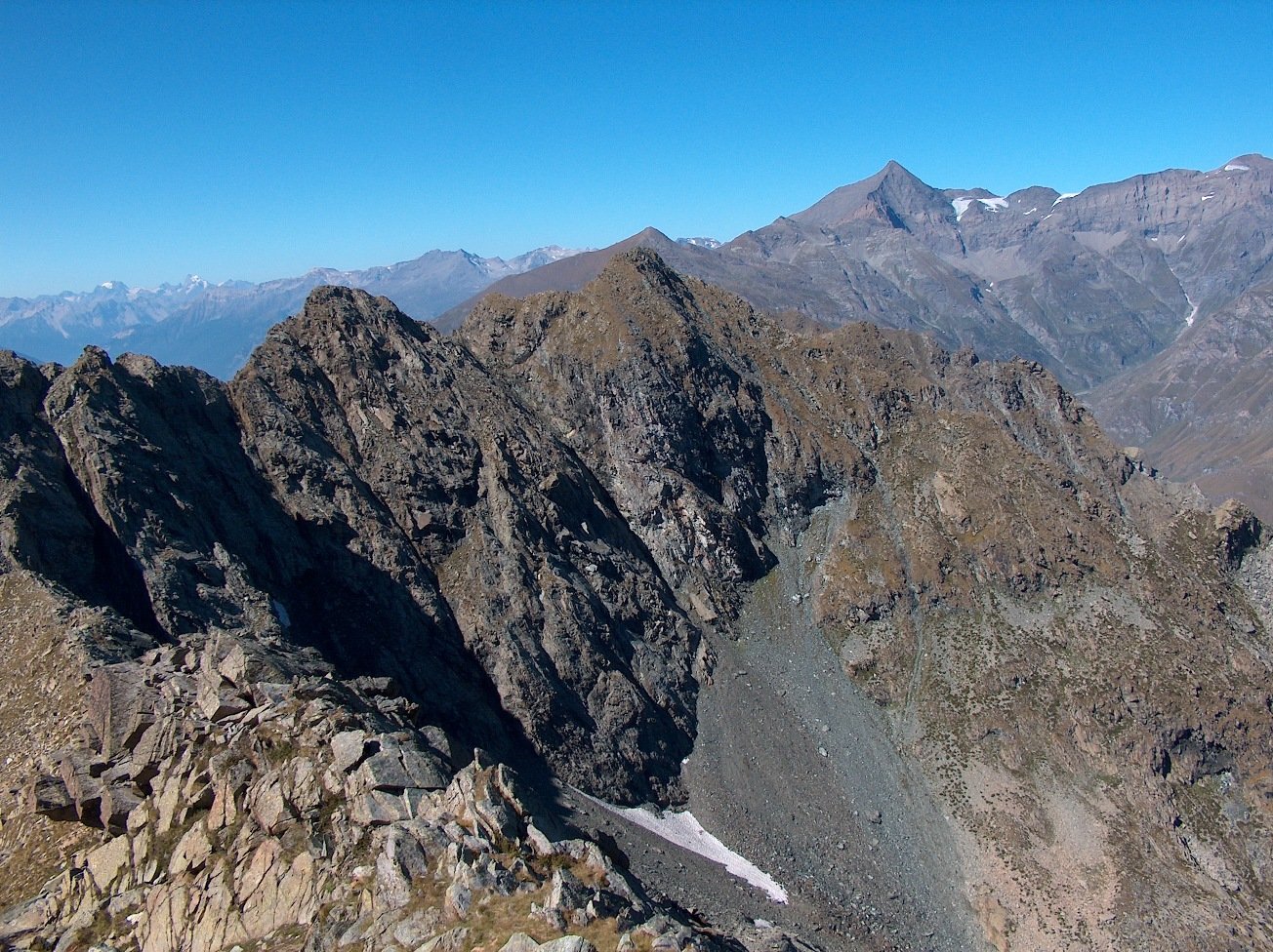 Tutta la cresta ancora da percorrere