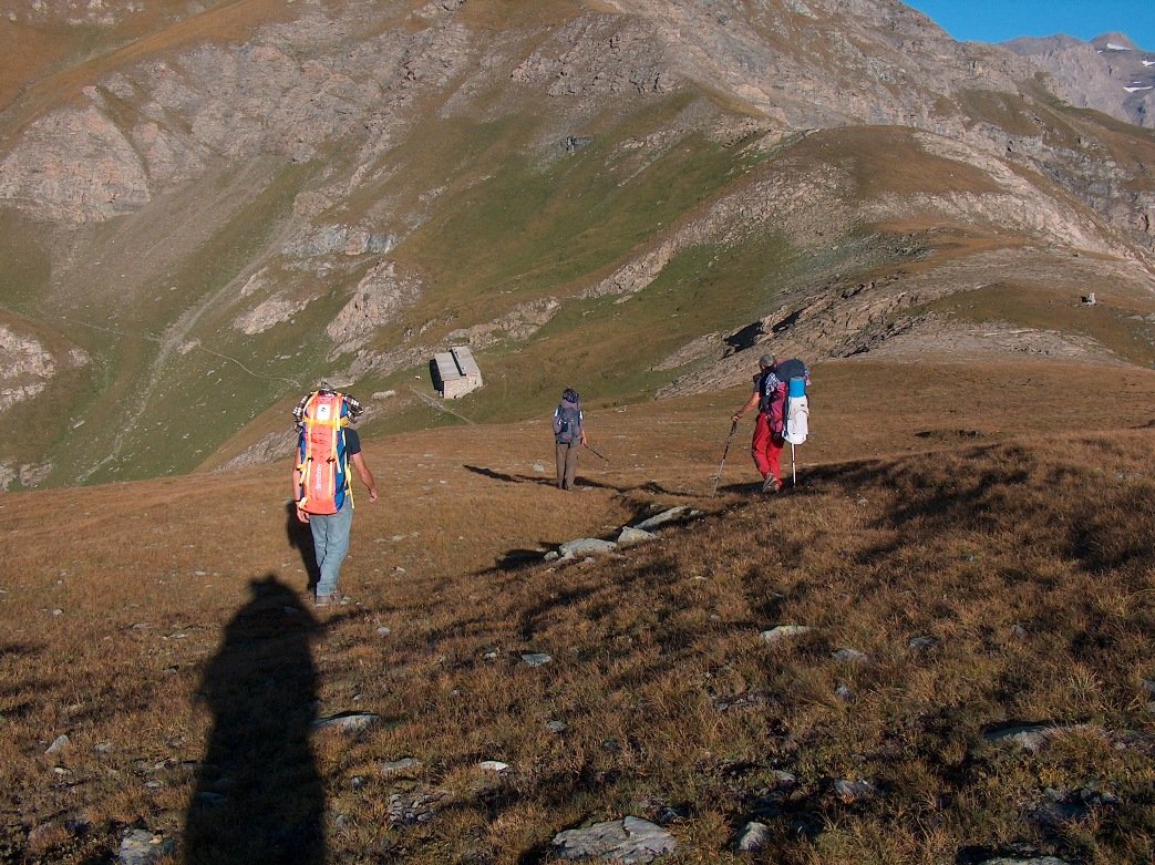 Si scende al Colle della Croce di Ferro