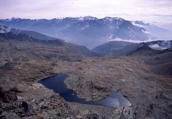 Dalla cima del Serottini visione sul Lago Storto e su tutto l'itinerario di salita