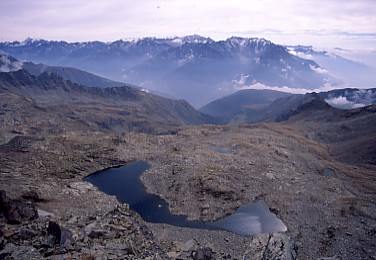 Dalla cima del Serottini visione sul Lago Storto e su tutto l'itinerario di salita