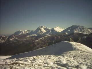Panorama sul Gruppo del G.Sasso:da sx a dx M.Camicia;M.Prena;Corno Piccolo;M.Intermesoli;M.Corvo