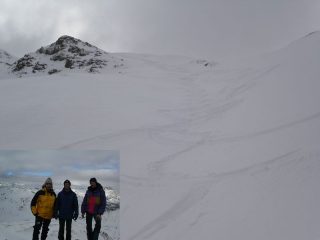 Il canale di discesa e autoscatto in vetta.