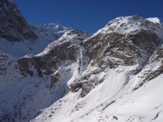 Cascata del Pis ghiacciata - salendo alla bergerie Lauson