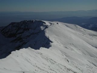 Dalla vetta, panorama sul Briccas e sulla pianura.