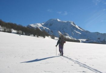 Cusna, versante Ovest dai Prati di Sara salendo verso la base della cresta nord