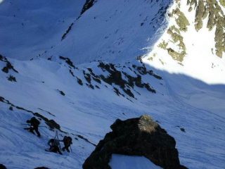 la parte finale della salita,in mezzo la sella dei camosci