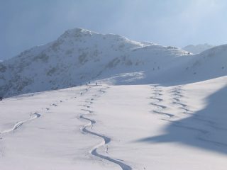 Le tracce di ieri (a destra) e le nostre di oggi (a sinistra). Come sarà sta sera?