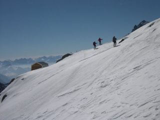 inizia la discesa dal bivacco