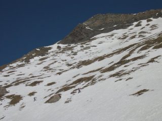 seconda parte dell'itinerario, a sinistra il traverso dove si esce sull'ultimo pendio