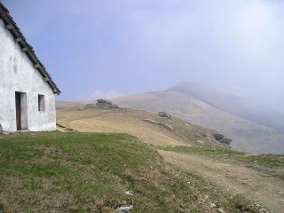 st.bernardo di mares e sullo sfondo la cima