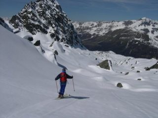 discesa dal Col Rothorn, a sinistra il Col Sarezza