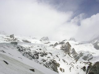 i ghiacciai che circondano il rifugio Lambronecca