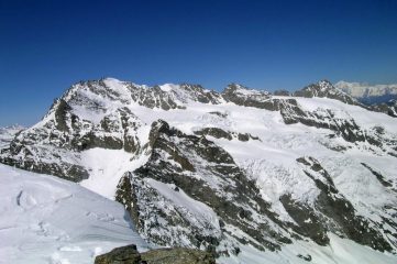 Granpa col Bianco sullo sfondo 