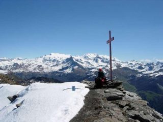 La croce ed il grandioso panorama!