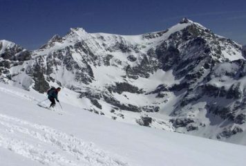 bella discesa di fronte del Rutor