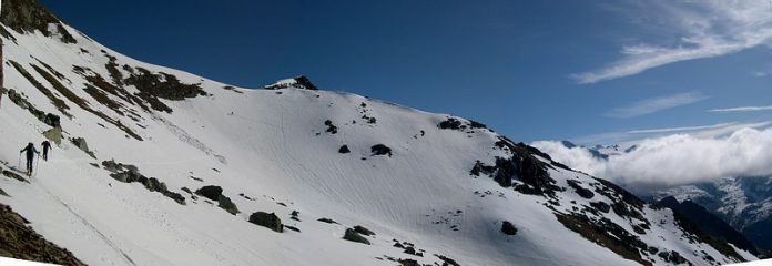 Ultimi pendii nevosi sotto la cima.