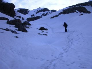 salendo il primo tratto del versante Ovest del Monte Clapier (22-5-2005)