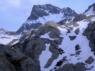 Mont Chamineyes m. 2921 visto dal Refuge de Nice (21-5-2005)