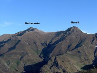 La Bellavarda e la Marsè viste dal Lago di Monastero