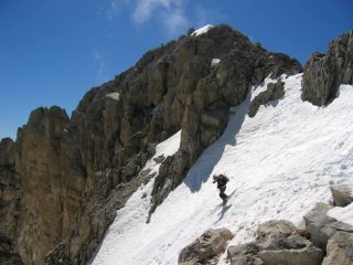 Prima curva nel Calderone sotto la vetta occidentale del Corno Grande