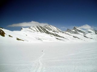 Il Gross Fiescherhorn con qualche nuvola