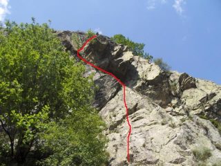Il primo tiro tortuoso della via