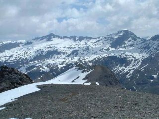 in primo piano la tretetes,in fondo l'aiguille pers e l'ouille noire