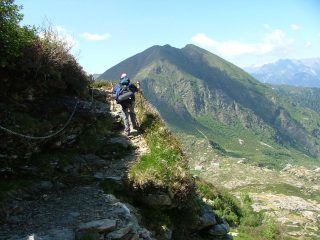 sentiero attrezzato con catene