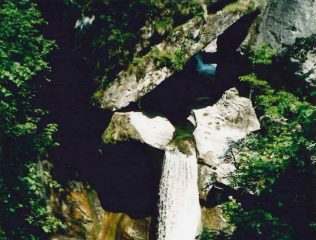 Cascata alle marmitte dei giganti di Croveo