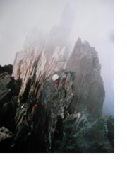 Il salto roccioso a meta' cresta