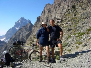 Colle delle Traversette(2950m): Marco, il Monviso e la mia mtb che non ne può più