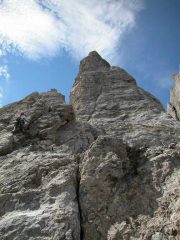 la torre sommitale con la fessura di 6a
