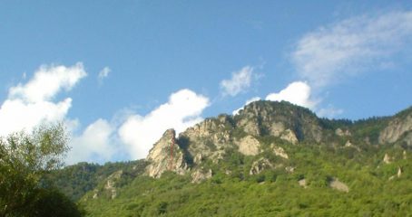 Torre Falconera con indicazione della via