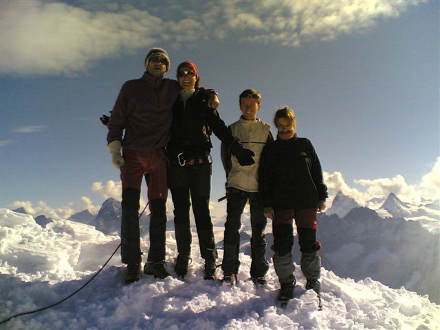 foto in vetta con Enrico, Barbara e Francesca