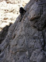 Alessandro impegnato nella parte alta della ferrata..03 (1-10-2005)
