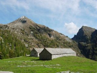 Il Pizzo Ruggia da uno degli alpeggi