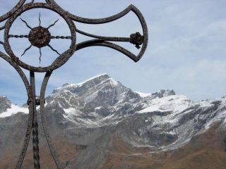 La croce con il Grand Combin