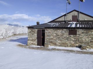 Ingresso locale invernale del Rifugio Avanzà