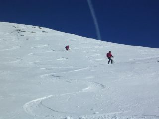 tracce sul pendio sommitale