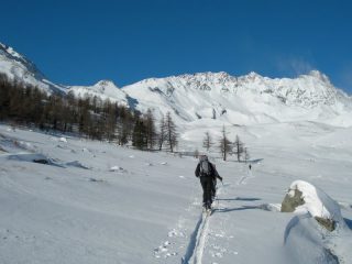 la seconda parte del percorso, a sinistra il colle