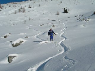 la parte alta dell'itinerario, neve bella ma attenzione alle pietre nascoste