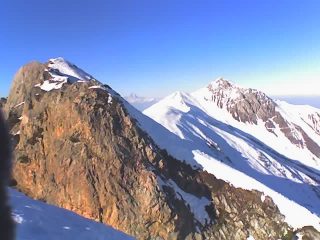 panorama dalla vetta col Garbella e la Rocca d'Orel