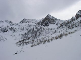 Versante nord Becco Grande, a sinistra il colletto proveniente dal Colle del Mulo